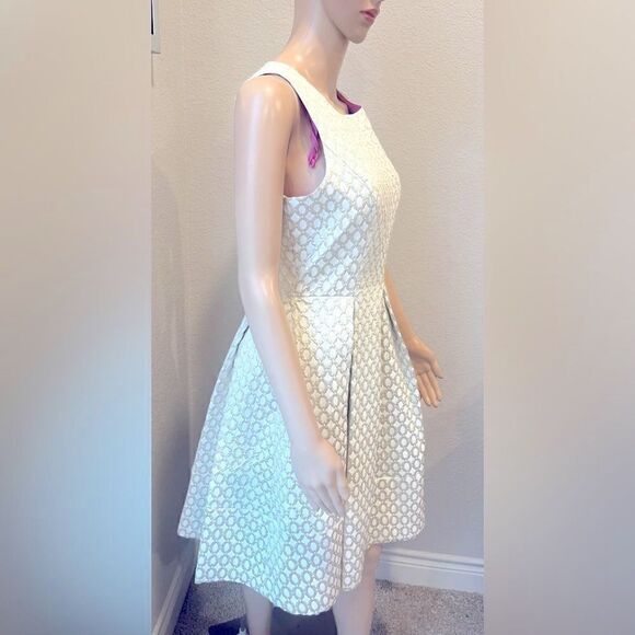 Nwot Eliza J. Gold and cream A-line sleeveless cocktail dress w/ pockets. - Picture 4 of 8